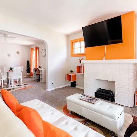 La Naranja Retreat - Cozy Duplex Near Downtown With Parking, 300 Mb Wifi & Self Check In Villa Cleveland Dış mekan fotoğraf