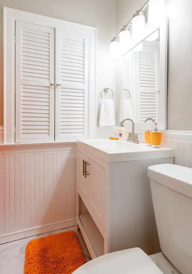 La Naranja Retreat - Cozy Duplex Near Downtown With Parking, 300 Mb Wifi & Self Check In Villa Cleveland Dış mekan fotoğraf
