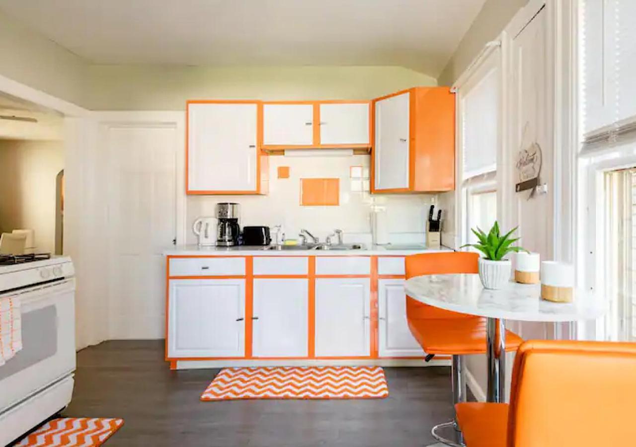 La Naranja Retreat - Cozy Duplex Near Downtown With Parking, 300 Mb Wifi & Self Check In Villa Cleveland Dış mekan fotoğraf