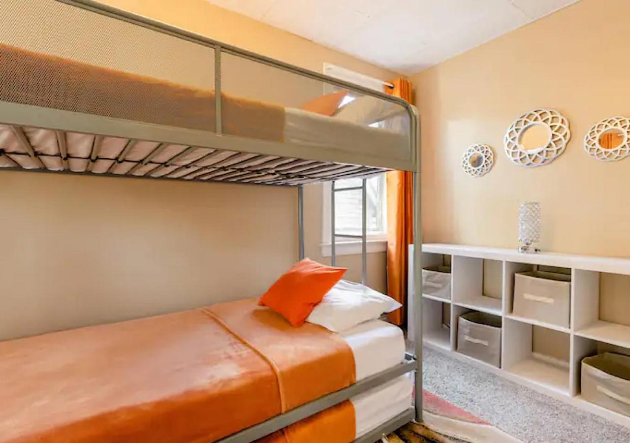 La Naranja Retreat - Cozy Duplex Near Downtown With Parking, 300 Mb Wifi & Self Check In Villa Cleveland Dış mekan fotoğraf